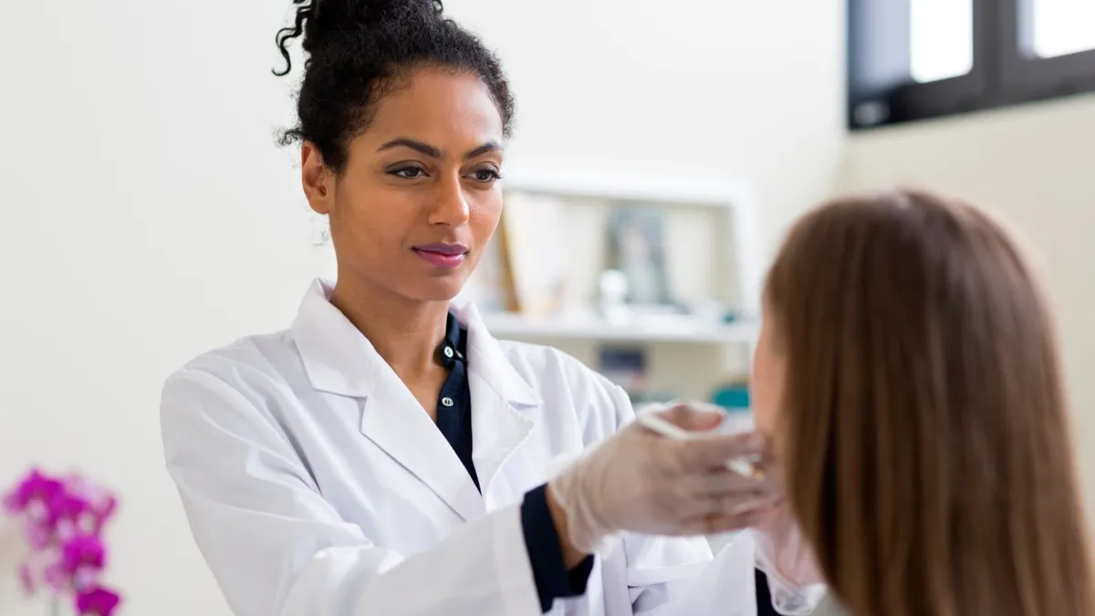 Top 10 Best Dermatologists in Semmancheri, Chennai